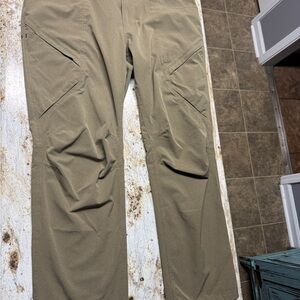 Under ArmourMen's Tan Tactical Pants